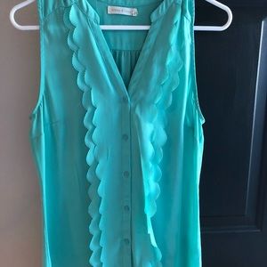 Women’s Tank with Scallop detail and buttons